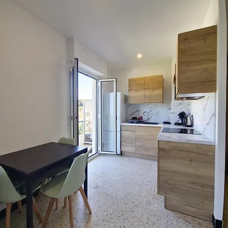 Apartment With Sea View 2 Minutes From - Antibes