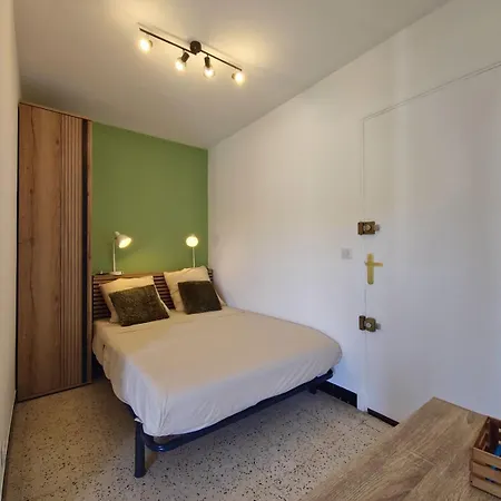 With Sea View 2 Minutes From - Apartment